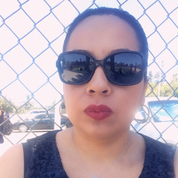 Meet your Posher, Monse - Picture 1 of 1